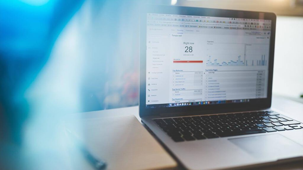 Google Analytics auf einem Laptop